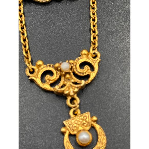 Florenza Signed Designer Mogul Gold Tone Faux Pearl Dangle Chain Brooch - Picture 3 of 8